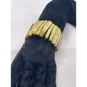 Yellow Abalone ‎ Shell Stretch Bracelet Very Nice B28